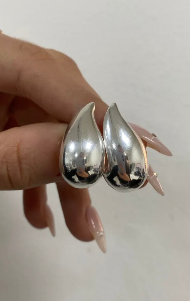 Vintage Black Shine Studs