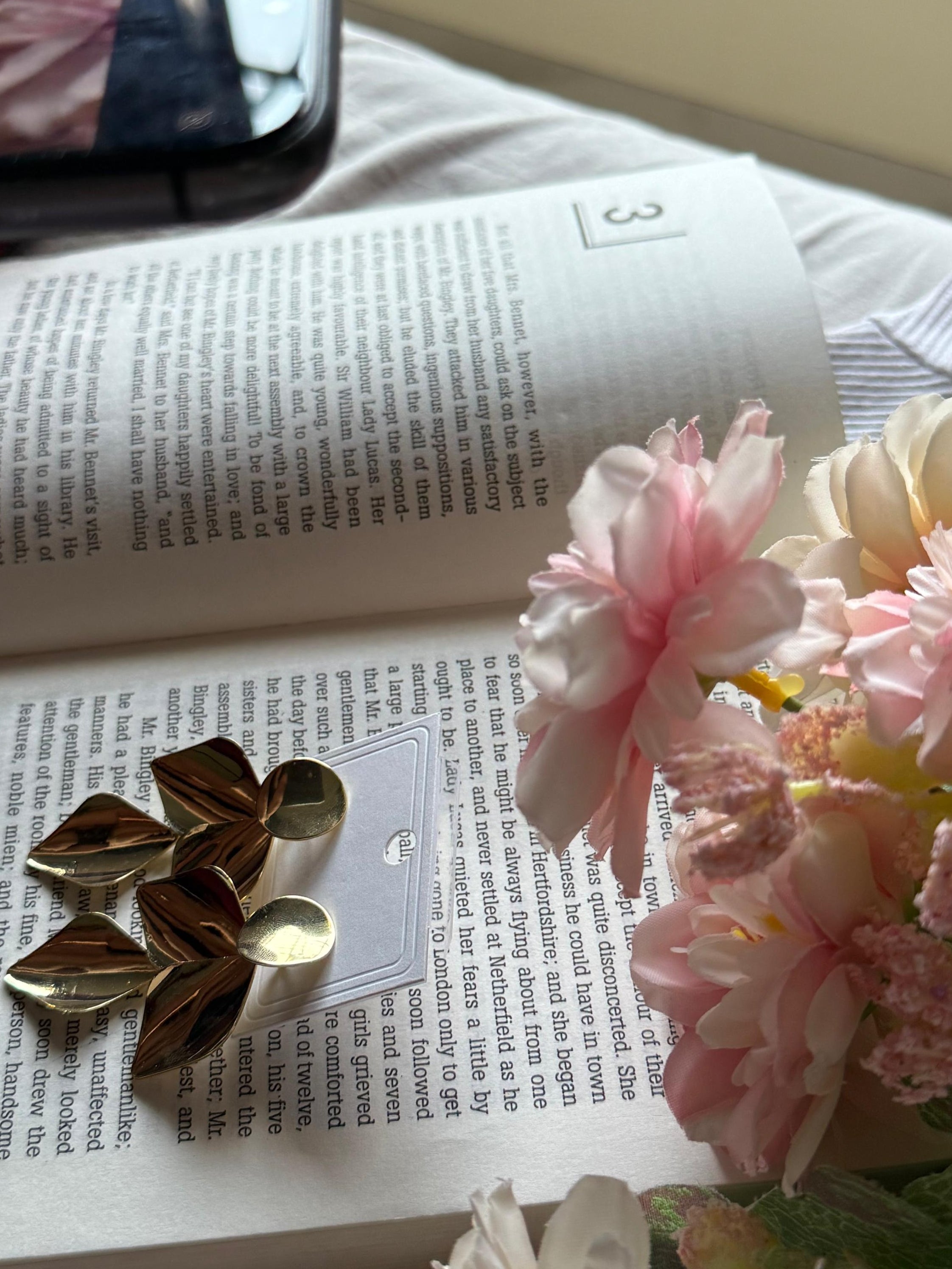 Trendy Golden leaf style earrings