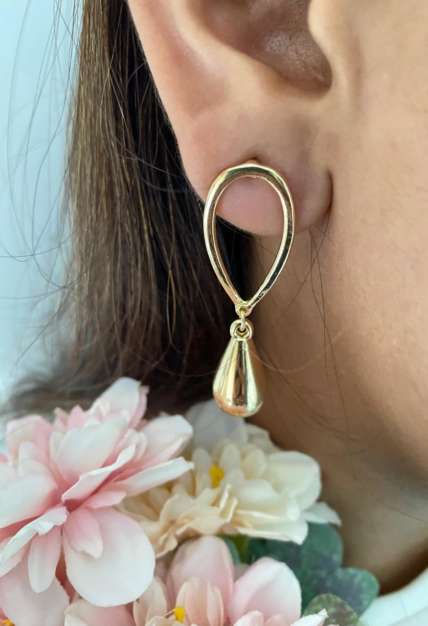 Gold tear drop earrings