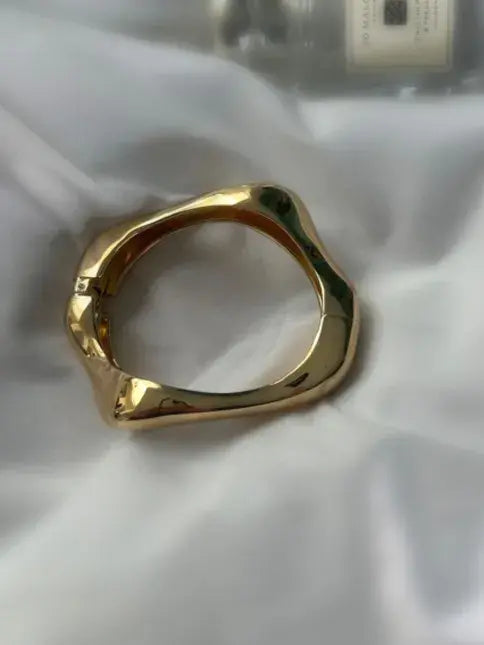 The Waveline Bracelet