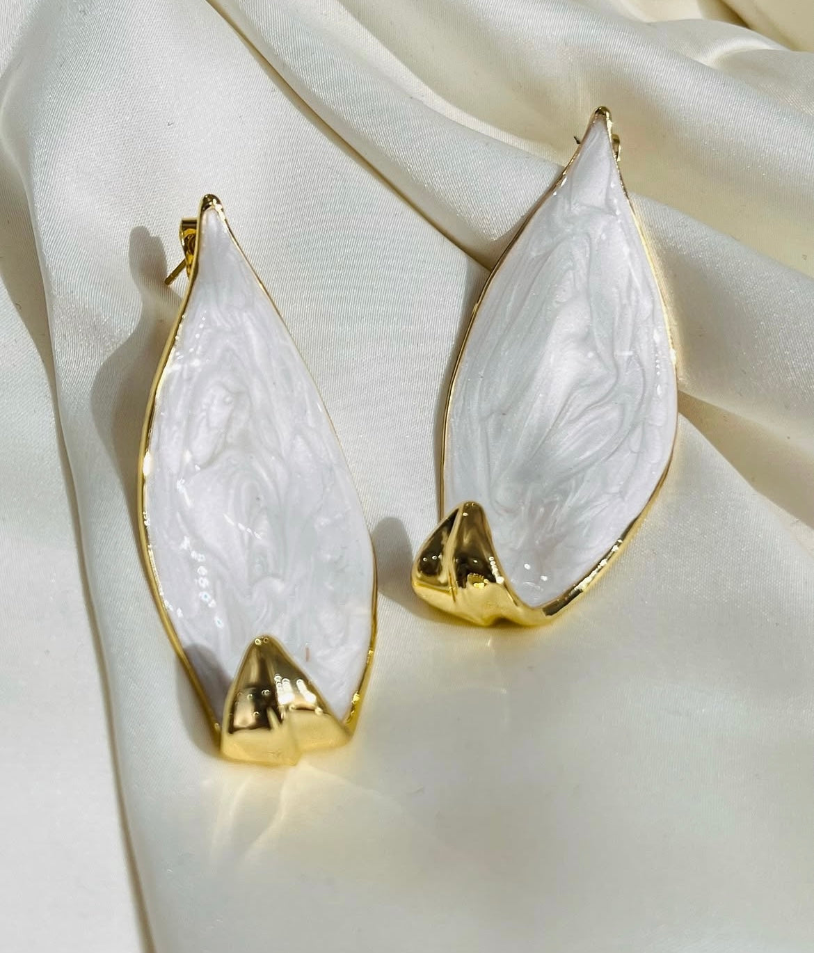 White enamel Large classy leaf earrings