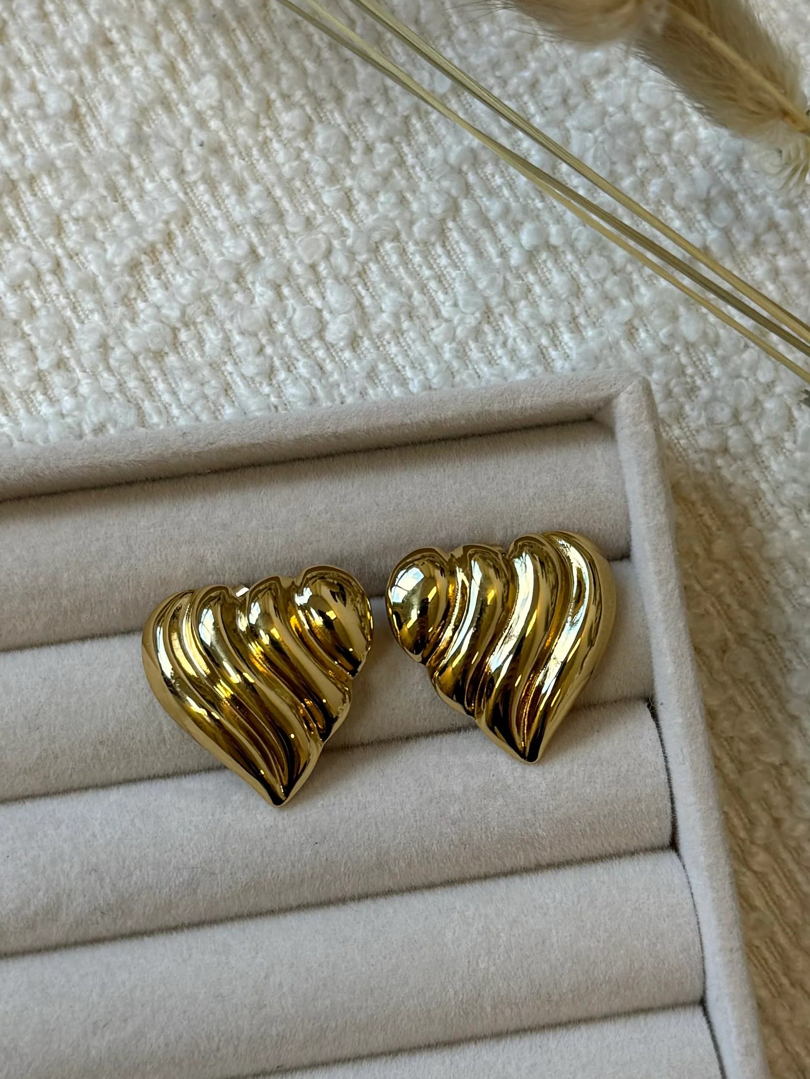 Ribbed Tone Heart Studs