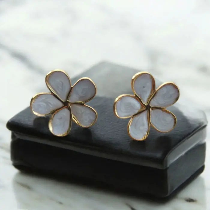 Cross border simple metal flower plum Blossom 🌸 earrings