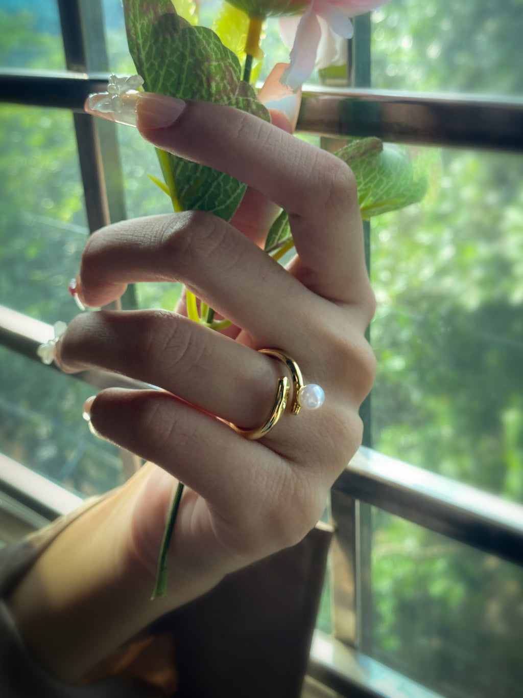 The Pearl Whisper Ring