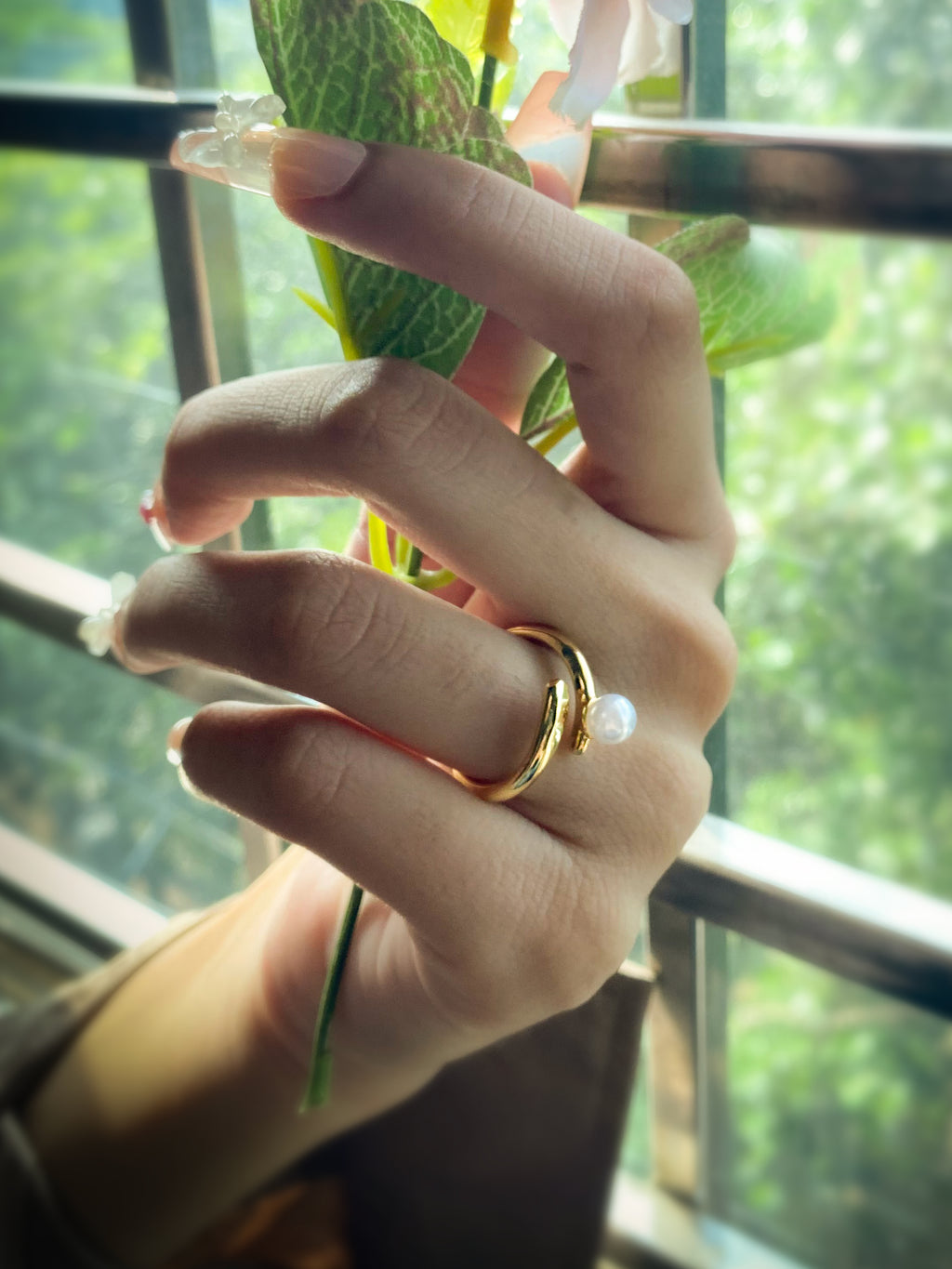 The Pearl Whisper Ring