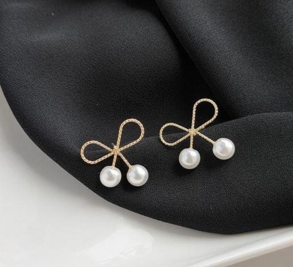 Blush Bow Pearls