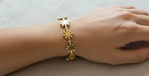 The Floral Stone Bracelet