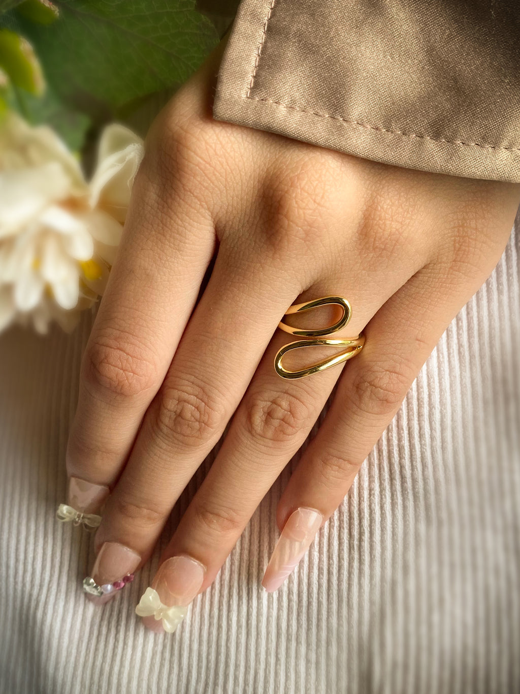 The Golden Leaf Ring