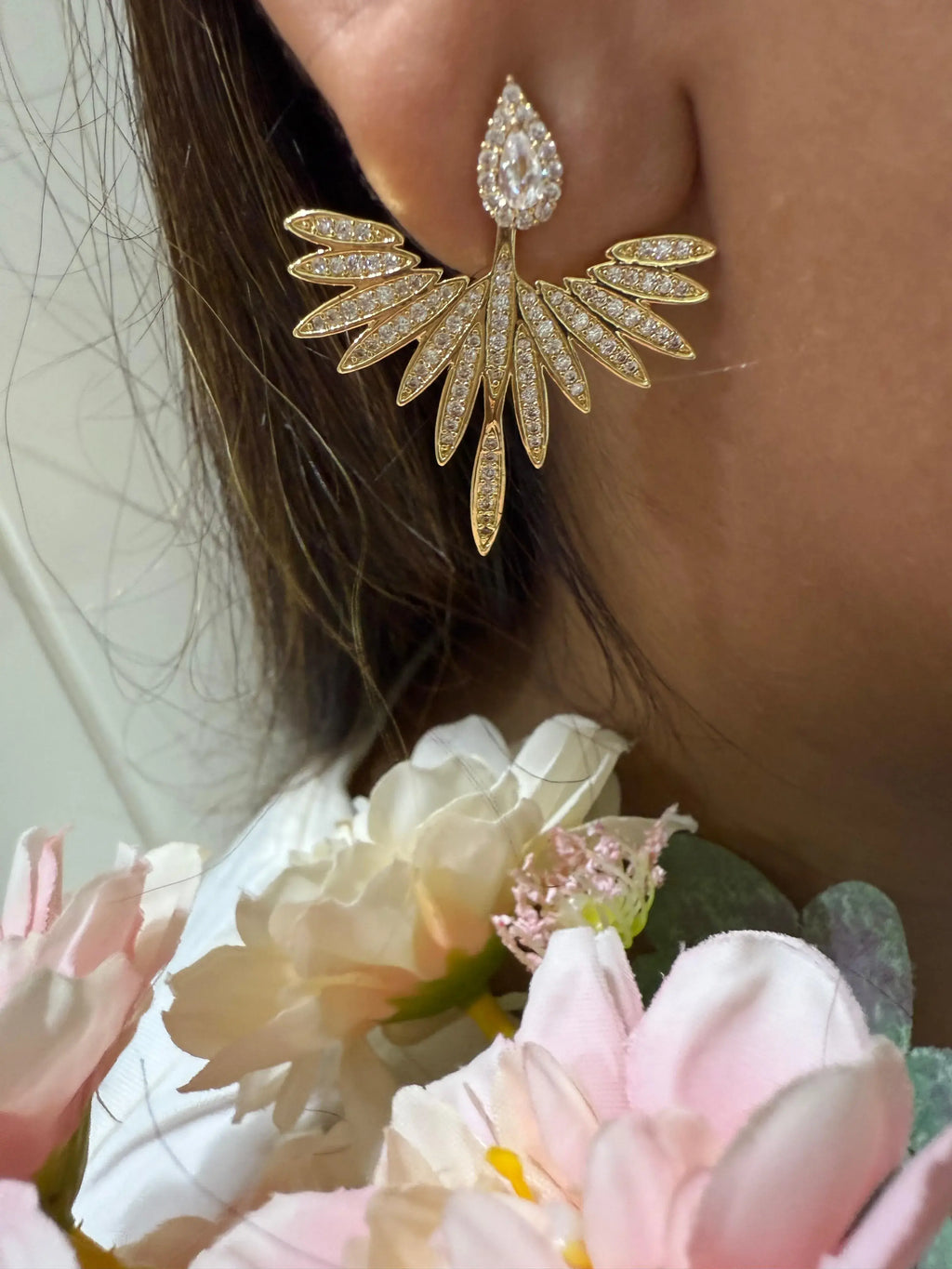 Madhuri Dixit styled earrings with Kundan and AD stones.
