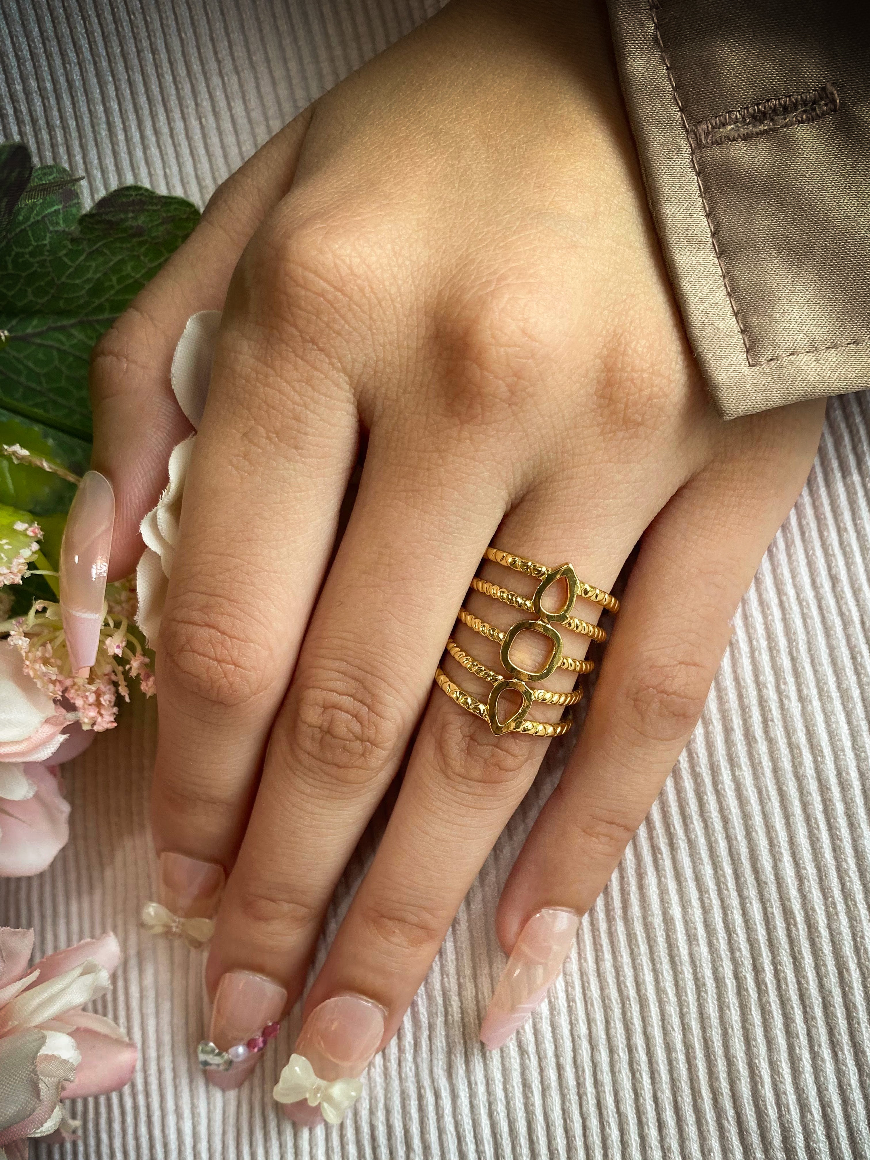 The Criss Elegance Ring