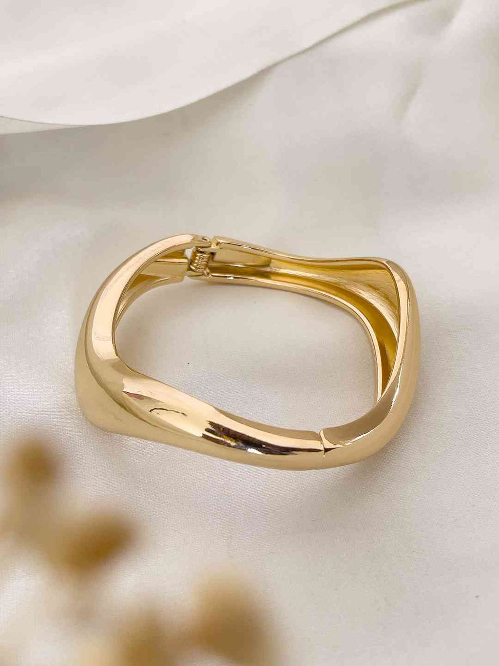 Classy Waveline Bracelet