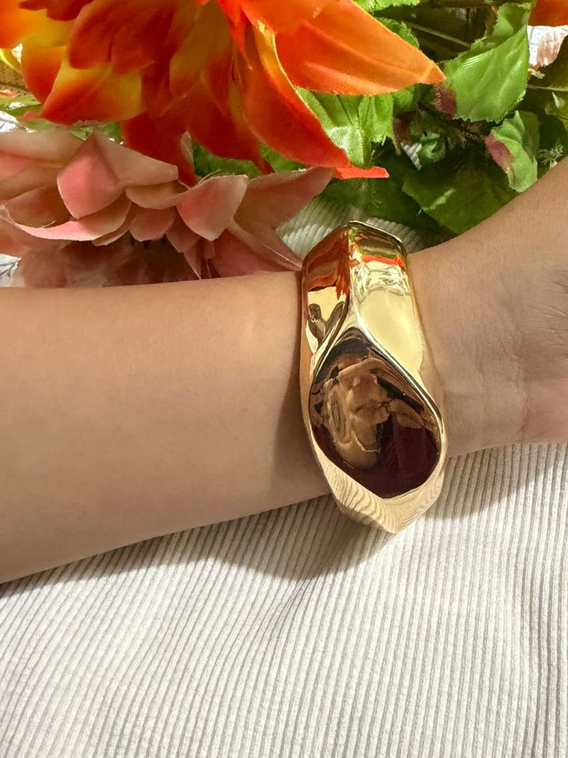 Wide Wavey Bold bracelet